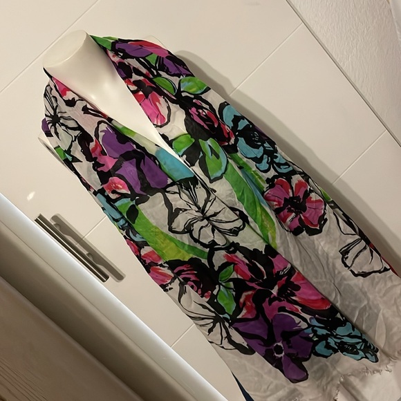 SET OF FOUR: 3 are MADE OF ME Chic Scarves variety: wrap, bag tie-on, decorate - Picture 2 of 14